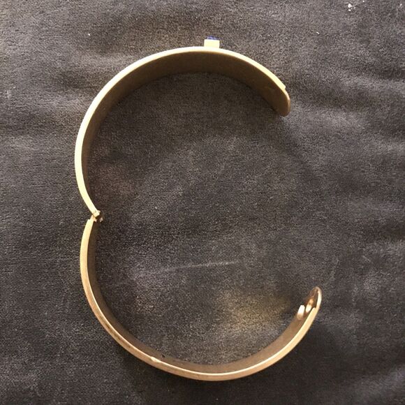 Fashion Bracelet Gold Tone Purple Stone Off Center Signed Madewell Cursive M - Picture 2 of 6